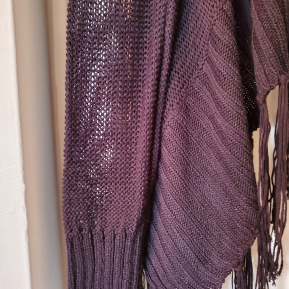 Selling Women's Black Long Sleeved Mesh Shawl With Tassles - Picture 5 of 10